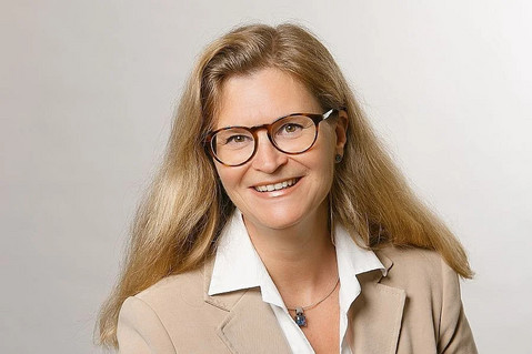 [Translate to English:] Potrait of Astrid Dürauer