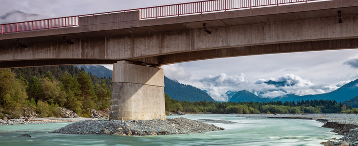 Fluss Lech nahe Weissenbach in Österreich.