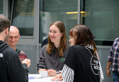 Impressionen: Gäste des Diversity Days im Gespräch