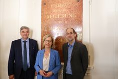 Vizerektor Gerhard Mannsberger, Klimaschutzministerin Leonore Gewessler und ISR-Institutsleiter Nikolaus Müllner  beim ISR-Jubiläumssymposium. Foto: BOKU-Medienstelle