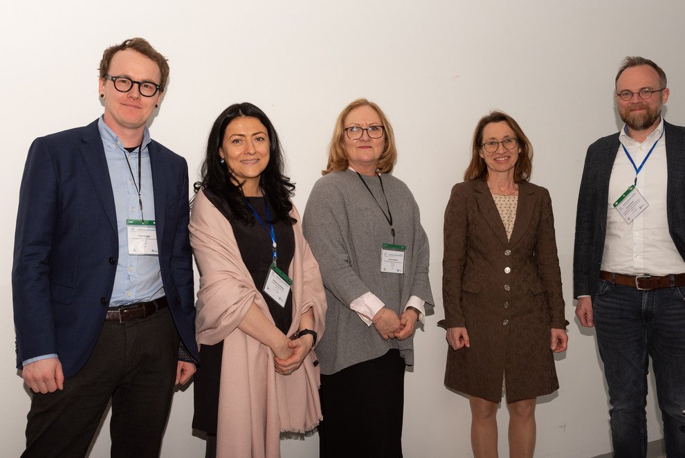 v.l.n.r. Dr. Dominik Egger (BOKU), PD Dr. Antonina Lavrentieva (Leibniz Universität Hannover), Univ.Prof. Dipl.-Chem. Dr. Cornelia Kasper (BOKU), Präsidentin der ÖGMBT Univ.-Prof. Dr. Viktoria Weber (Universität für Weiterbildung Krems), Prof. Dr. Jan Hansmann (Technische Hochschule Würzburg-Schweinfurt). Copyright Sarah Mühlbacher.