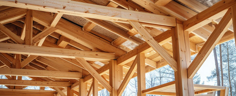 Foto: das Bild zeigt einen Holzdachstuhl