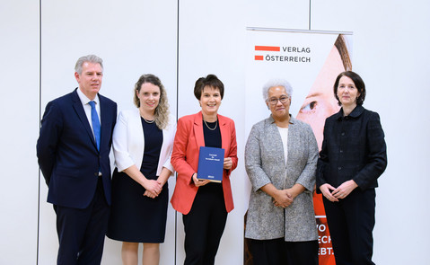 v.l.n.r. Daniel Ennöckl, Miriam Hofer, Eva Schulev-Steindl, Verena Madner, Barbara Raimann
