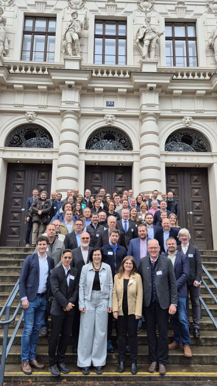 Die Vertreter*innen der Projektpartner beim Kick-Off des COMET-Projektes ENSURE an der Universität für Bodenkultur Wien.  
