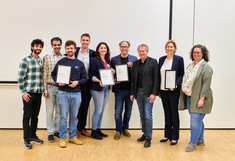 v.l.n.r. Ali Kleit, Armin Khodaei, Roger Dalmau Diaz, Mark Dürkop, Christina Henöckl, Bernd Scharf, VR Christian Obinger, Monika Cserjan, Elisabeth Denk