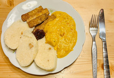 Teller mit vegetarischer Version von Svíčková